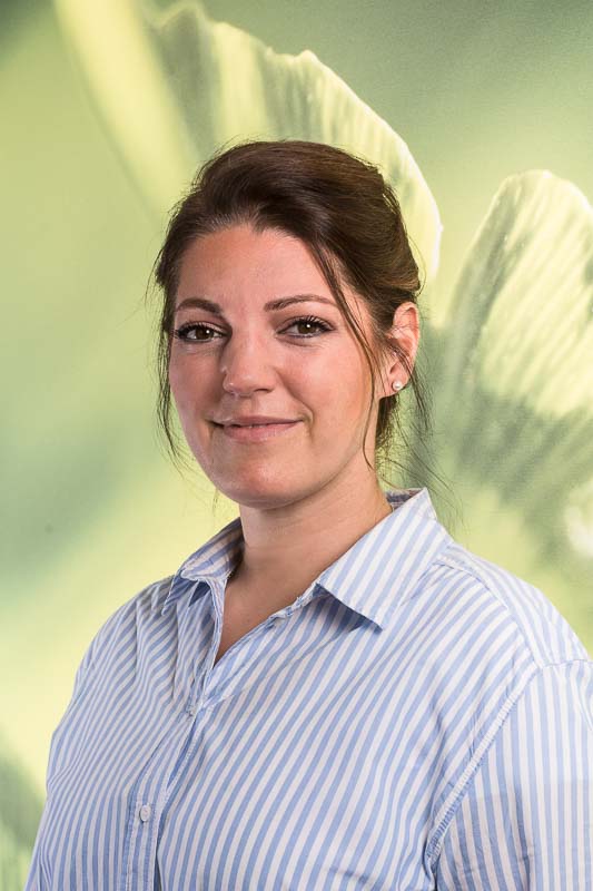 Frau Alexandra Ehlerding